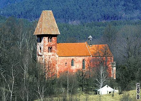 Boletický kostel sv. Mikuláe. Vzácná památka, která nutn potebuje rekonstrukci.