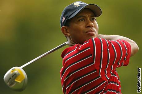 Tiger Woods si za jeden rok vydlal 100 milion dolar