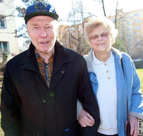 Zdenk a Marta vejnarovi ijí ve výcarsku. Nyní jsou v Praze, aby syna Jana podpoili v prezidentské kampani.