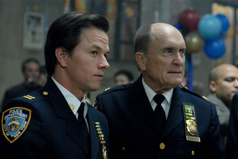 Z filmu Noc patí nám (Mark Wahlberg a Robert Duvall) 