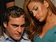 z filmu Noc pat nm (Joaquin Phoenix a Eva Mendes) 