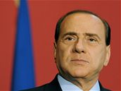 Pesun by podle Silvia Berlusconiho uetil peníze pro zemtesením ponienou oblast Abruzzo.