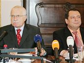 Vclav Klaus a Ji Paroubek v poslaneckm klubu SSD, 6. nora 2008