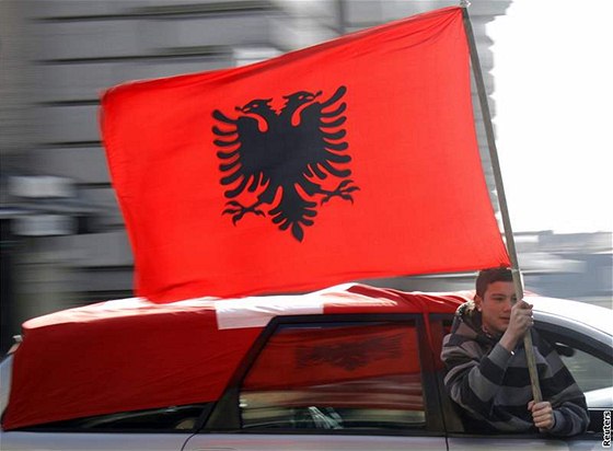 Albánci oslavují nezávislost Kosova