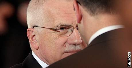 Prezident Václav Klaus bhem volby hlavy státu. (15. února 2008)