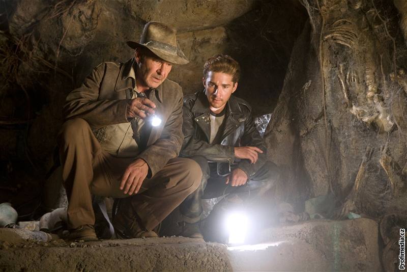 Indiana Jones a Království kiálové lebky - Harrison Ford a Shia LeBeouf