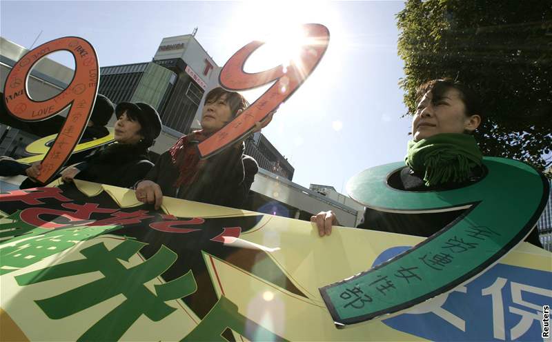 Japonci na Okinaw protestovali proti pítomnosti amerických vojsk