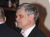 Vlastimil Tlustý v restauraci Kogo, kde 15. února prezident Václav Klaus oslavoval své znovuzvolení o čela státu. Vlastimil Tlustý v restauraci Kogo, kde 15. února prezident Václav Klaus oslavoval své znovuzvolení o čela státu.