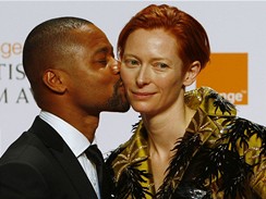 BAFTA - Cuba Gooding Jr. a Tilda Swinton