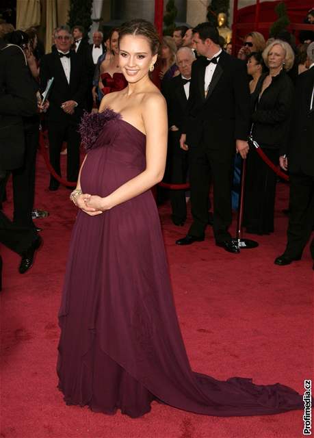 Jessica Alba na pedávání Oscar.