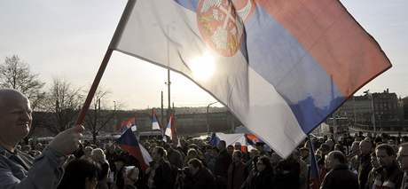 Extremisté vyjádili v Praze podporu Srbsku