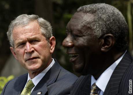 George W. Bushe v Ghan pivítal prezident John Kufuor.