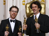 Oscar - Ethan a Joel Coenovi s cenami za film Tahle zem nen pro star