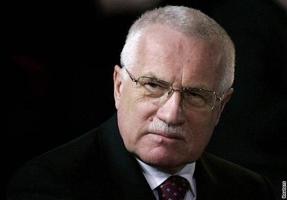 Prezident Václav Klaus se objevil po boku mladé letuky Petry Bednáové.