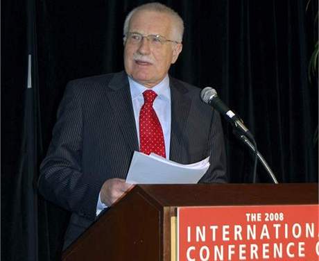 Václav Klaus na konferenci institutu Heartland vyzval k obezetnosti v pístupu ke globálnímu oteplování