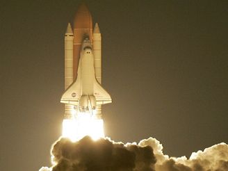 Start raketoplnu Endeavour (11. bezna 2008)