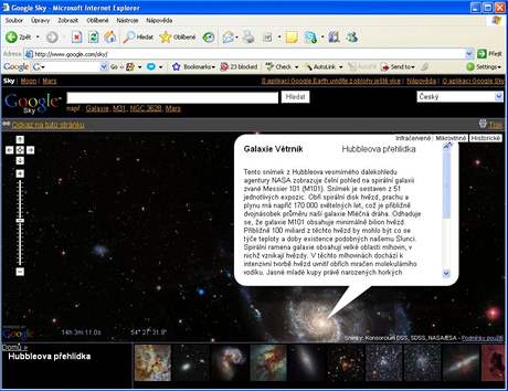 Pohled na oblohu skrze internetový prohlíe.