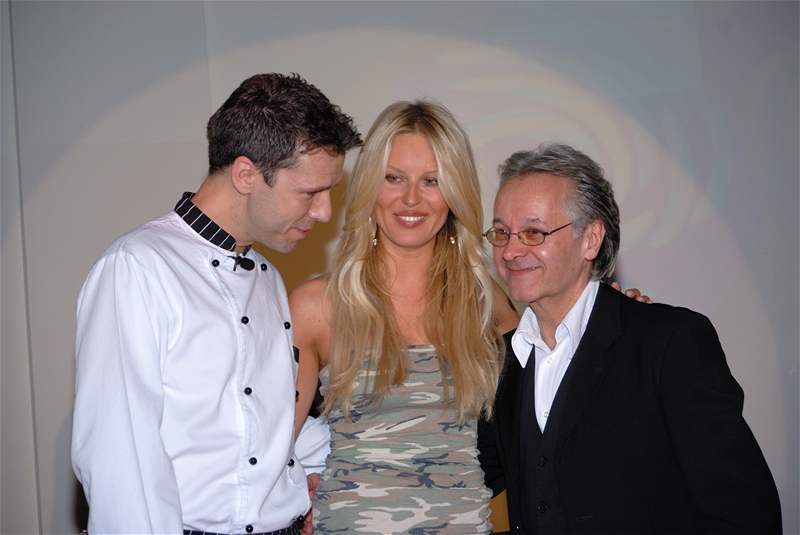 Simona Krainová, Roman Hadrbolec (vlevo) a Robert Vano