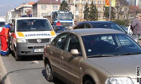 Nehoda sanitky v Plzni (28.3.2008)