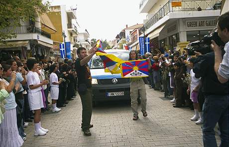 etí demonstranti za Tibet