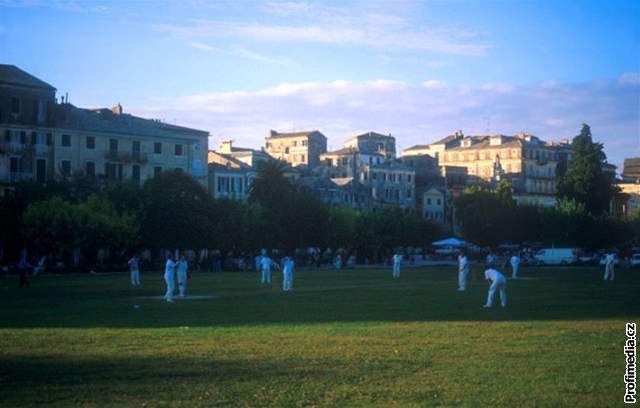 Kriket je oblíbeným sportem nejenom v Anglii, ale také na ostrov Korfu