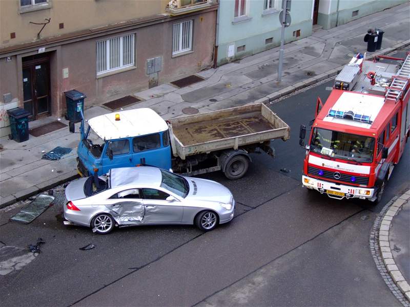 Nehoda v ulici Vojtova a Polní