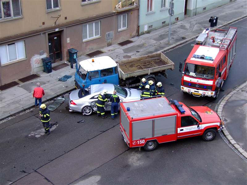 Nehoda v ulici Vojtova a Polní