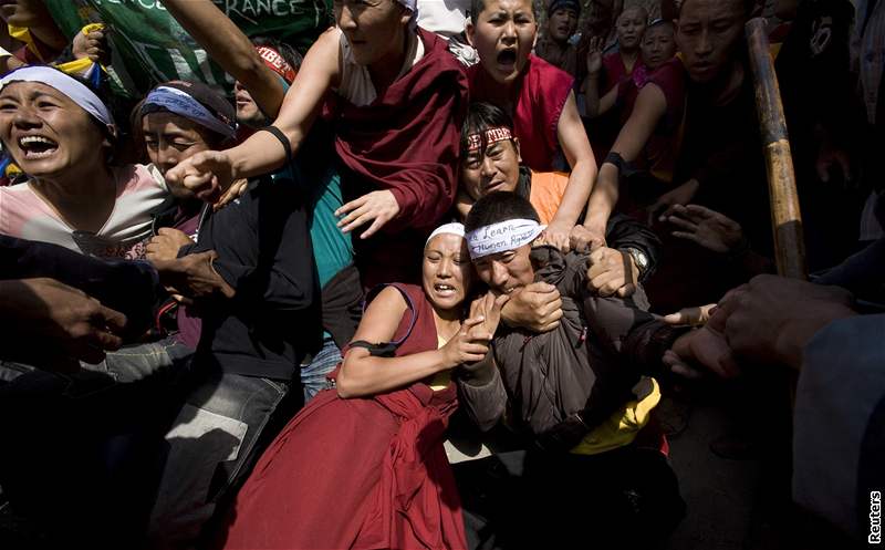 Protesty tibetských exulant v Nepálu a Indii