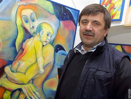Malí a mstský zastupitel Vladimír Zubov ve své galerii