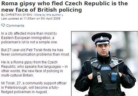 eský Rom Petr Torák ve slubách britské policie (8. dubna 2008)