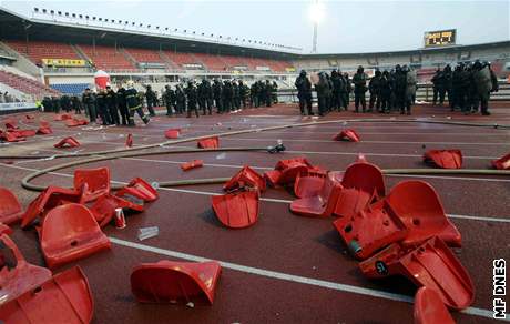 Výtrnosti pi derby Slavia vs. Sparta