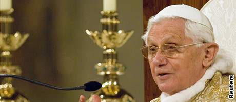 Pape jmenoval krom Baxanta jet jednoho, argentinského, biskupa.