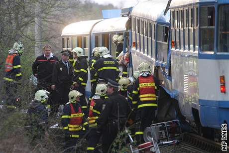 Pi sráce dvou tramvají zemeli ti lidé a nkolik desítek jich bylo zranno.