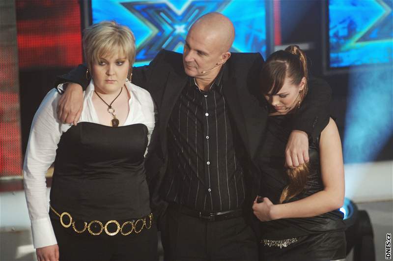 X Factor - Ondej Soukup, Pavla uriaová (vlevo) a Kamila Nývltová (vpravo) 