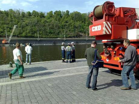 zsah hasi pi srce lod na Vltav (28.4.2008)