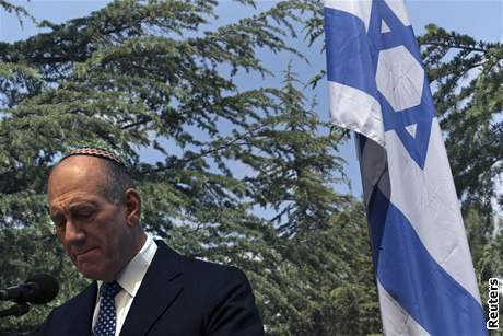 Izraelský premiér Ehud Olmert pi ceremoniálu k oslav nezávislosti na hbitov v Jeruzalém