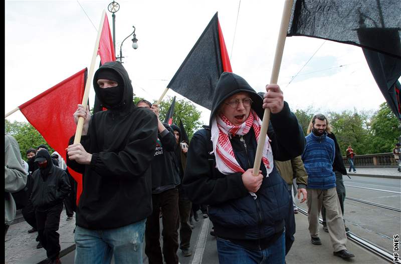 Pochod levicových radikál Prahou. (1. kvtna 2008)