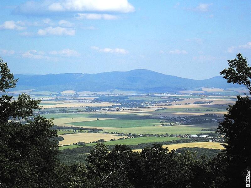 Slovensko. Pohoí Tribe z vrchu Marhát