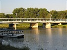 Slovensko. Krytý most pes Váh v Pieanech