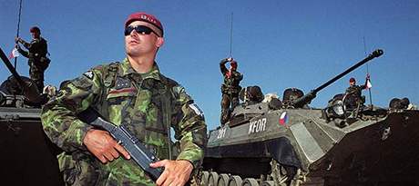 Vojáci mírových sil KFOR v Kosovu. Ilustraní foto.