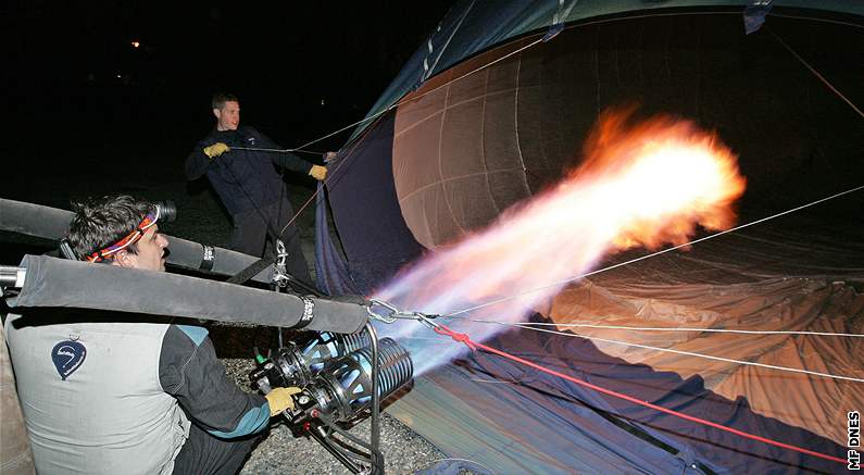 Noní start balon z brnnského výstavit