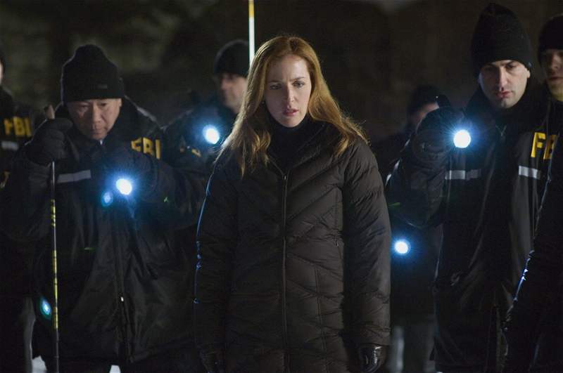 Zda se natoí tetí celoveerní film Akta X, rozhodnou mimo jiné pedstavitelé hlavních postav David Duchovny a Gillian Andersonová.