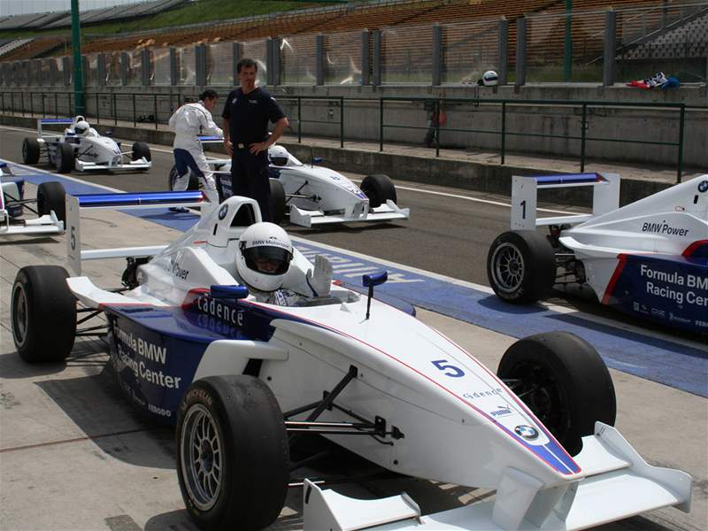 Jízdy monopostem Formula BMW na maarském Hungaroringu