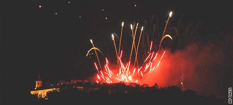 Festival ohostroj Ignis Brunensis 2008 zakonilo ohostrojové grandfinále nad hradem pilberk