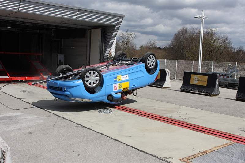 Crashtest Peugeotu 207 CC