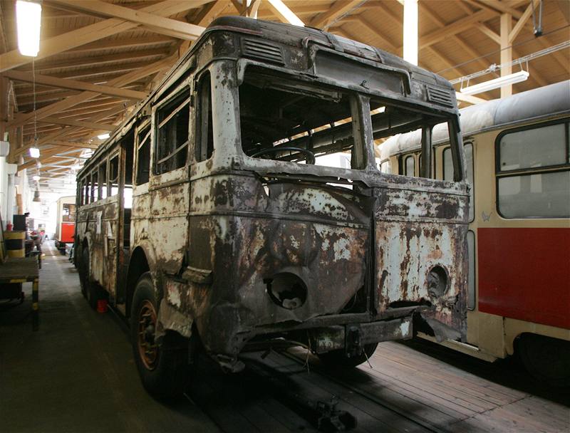 Trolejbus Praga z roku 1936 slouil jako chlívek