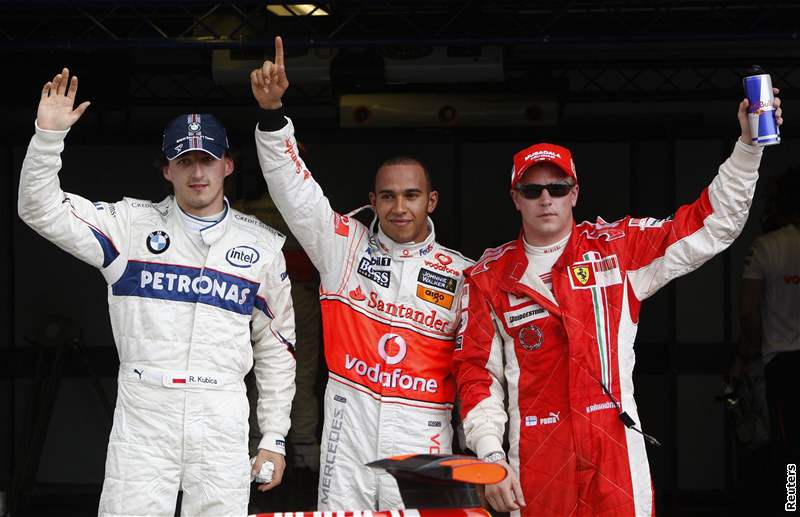 Zleva: Kubica, Hamilton, Räikkönen