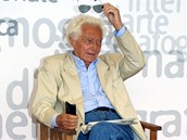 Italský filmový režisér Dino Risi Italský filmový režisér Dino Risi