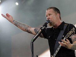 Koncert kapely Metallica - kytarista James Hetfield