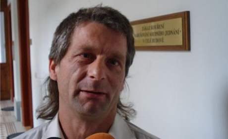 Pavel Troch u Plzeského soudu (16.6.2008)